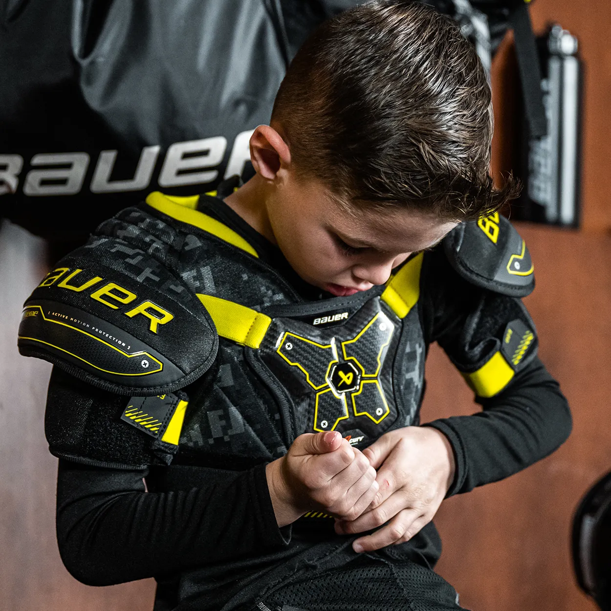 BAUER SUPREME MACH SHOULDER PAD YOUTH